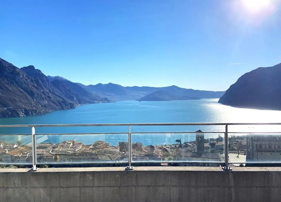 La Casa Sulla Collina Vista Lago Riva di Solto Apartment