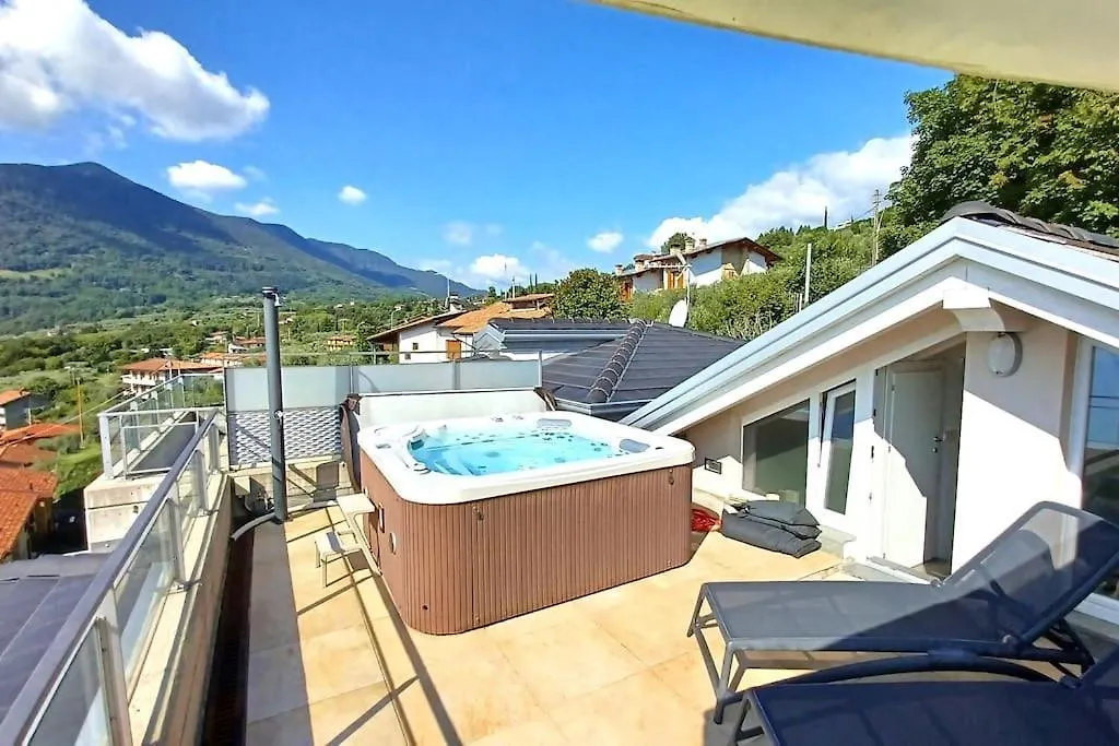 La Casa Sulla Collina Vista Lago Riva di Solto Italy