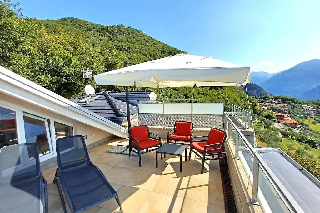 La Casa Sulla Collina Vista Lago Riva di Solto 0*,  Italy