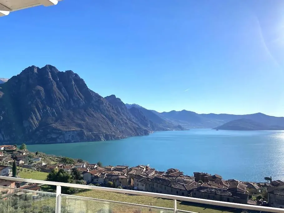 La Casa Sulla Collina Vista Lago Riva di Solto