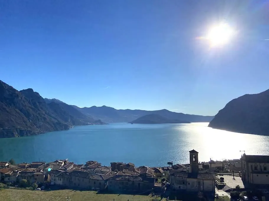 La Casa Sulla Collina Vista Lago Riva di Solto Italy